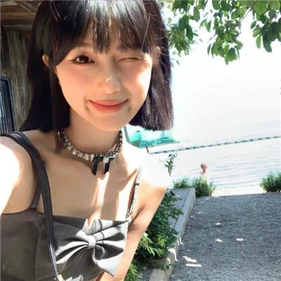 春笑柳花海报